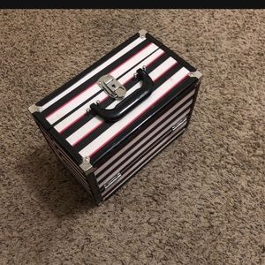 Makeup case